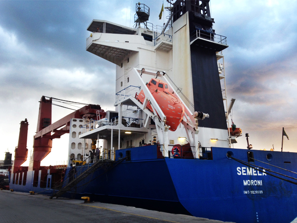MV Semela - Loading of Containers 